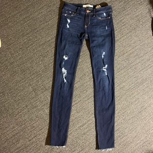 Hollister ripped skinny jeans